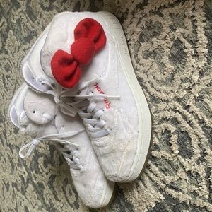 Hello Kitty x Reebook Sneakers